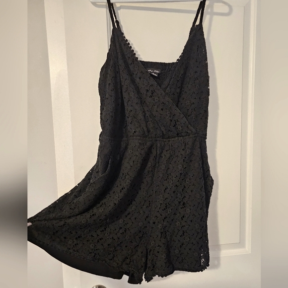 City Chic Black Lace Romper Size M (US18) - Picture 4 of 6